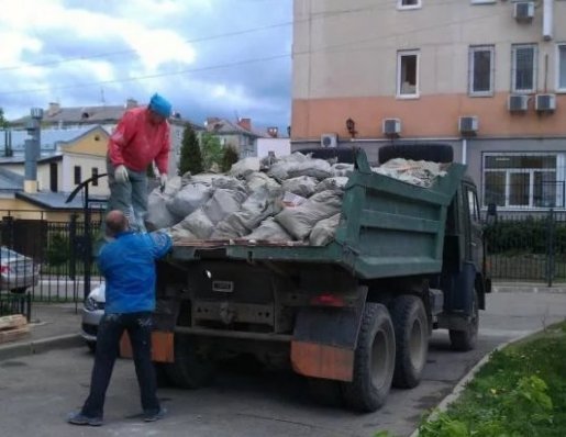 Вывоз строительного мусора (самосвалы, газели). Грузчики стоимость услуг и где заказать - Владивосток