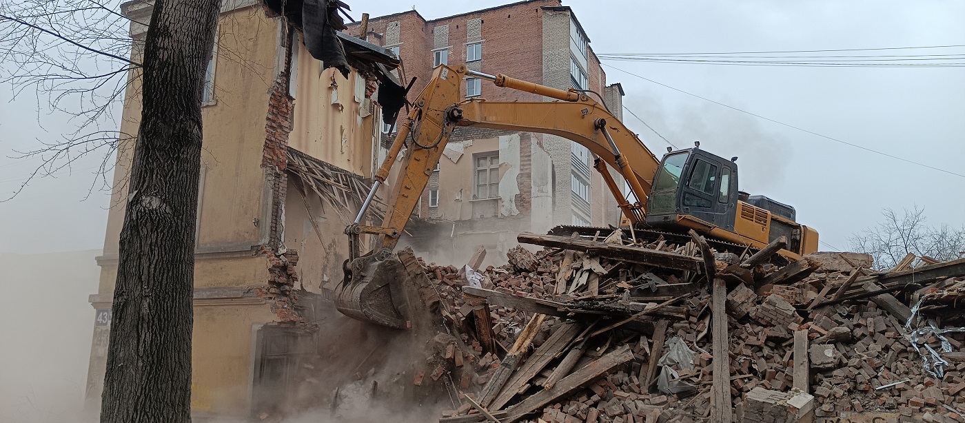 Услуги по сносу и демонтажу старых домов, строений и сооружений в Русском